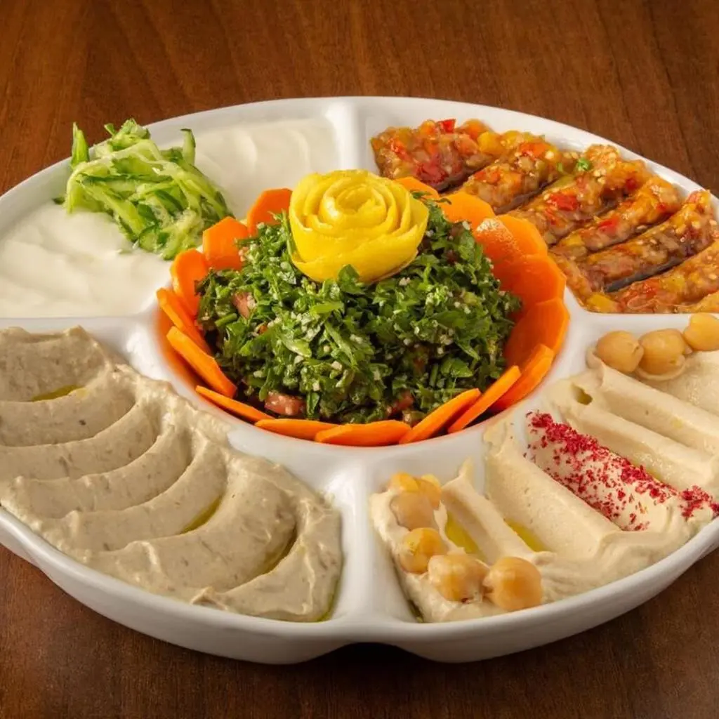 صحن مقبلات